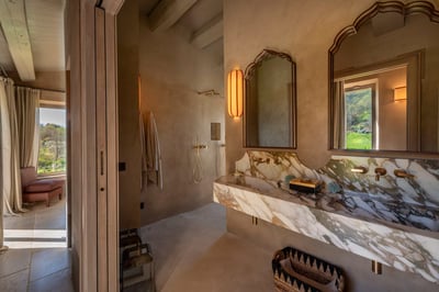 Luxury Villa Photo #23
