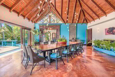 Luxury Villa Photo #28