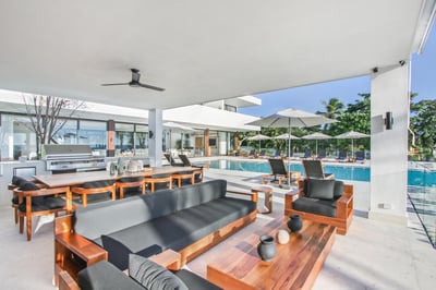 Luxury Villa Photo #7