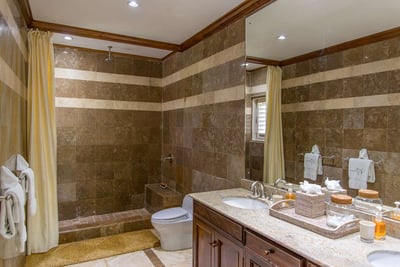 Luxury Villa Photo #24