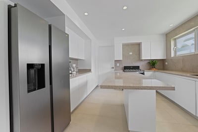 Luxury Villa Photo #20