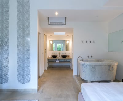 Luxury Villa Photo #49