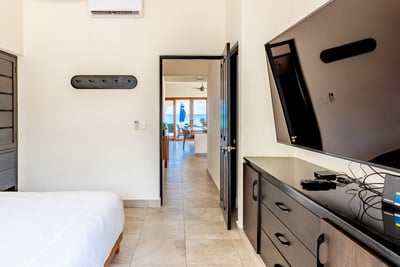 Luxury Villa Photo #25