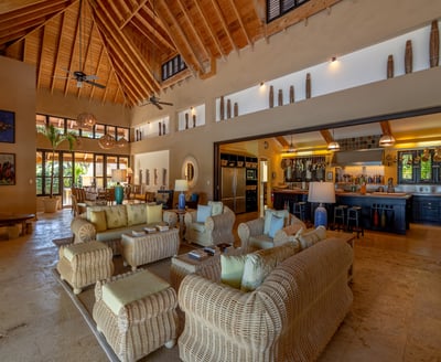 Luxury Villa Photo #28