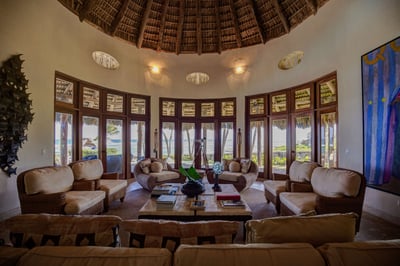 Luxury Villa Photo #17