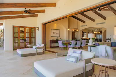 Luxury Villa Photo #16