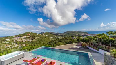 Luxury Villa Photo #5