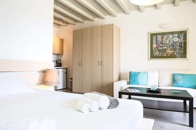 Luxury Villa Photo #25
