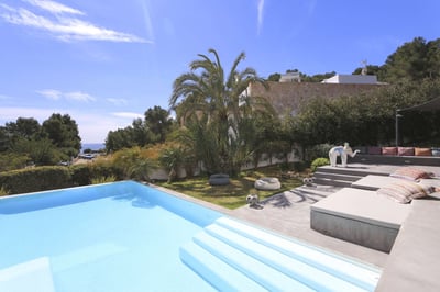 Luxury Villa Photo #6