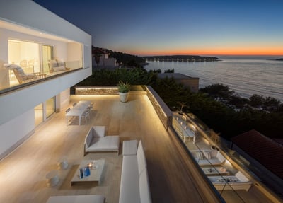Luxury Villa Photo #4