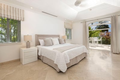 Luxury Villa Photo #16