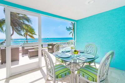 Luxury Villa Photo #12