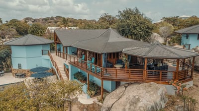 Luxury Villa Photo #11