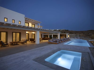 Luxury Villa Photo #4