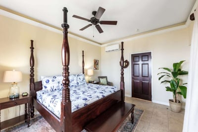 Luxury Villa Photo #28