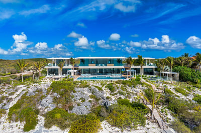 Luxury Villa Photo #3