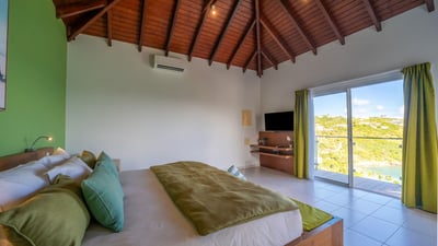 Luxury Villa Photo #36