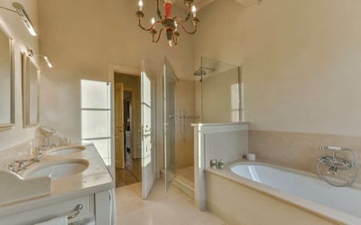 Luxury Villa Photo #28