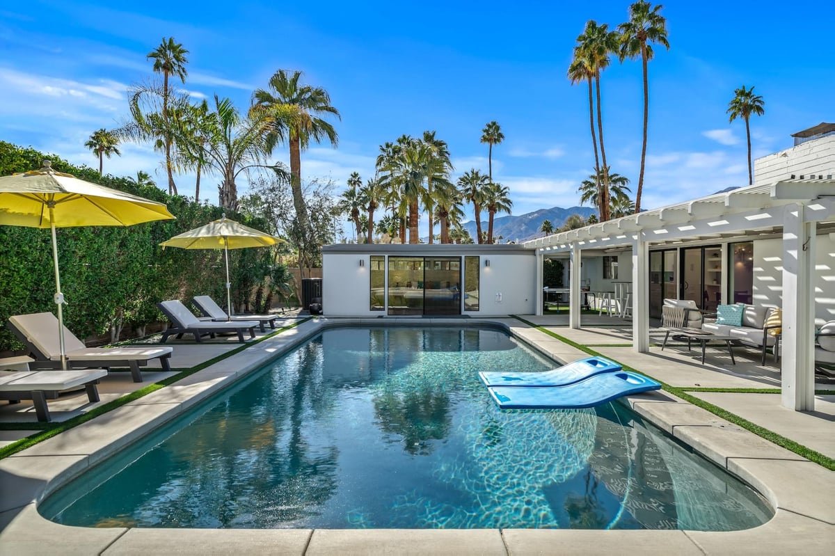 Alexander Desert Dreams