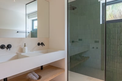 Luxury Villa Photo #45