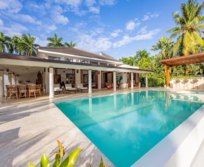 Luxury Villa Photo #3