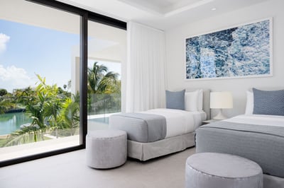 Luxury Villa Photo #12