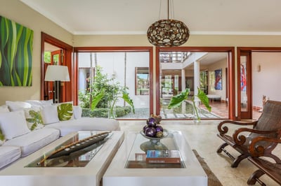 Luxury Villa Photo #18