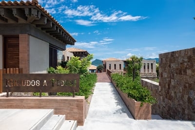 Luxury Villa Photo #17