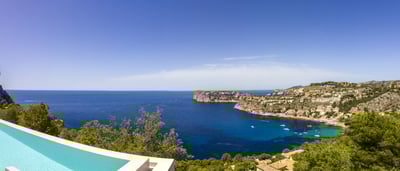 Luxury Villa Photo #3