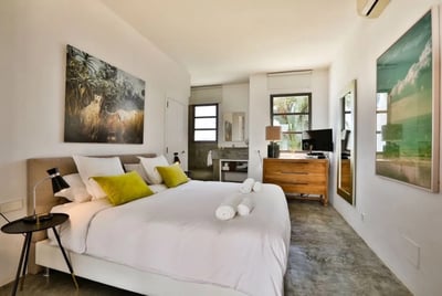 Luxury Villa Photo #26