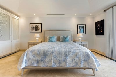 Luxury Villa Photo #9