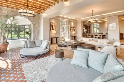 Luxury Villa Photo #12