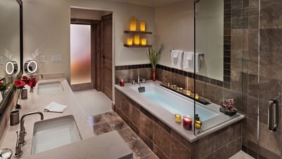 Primary ensuite with soaking tub