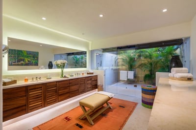 Luxury Villa Photo #10