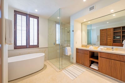 Luxury Villa Photo #29