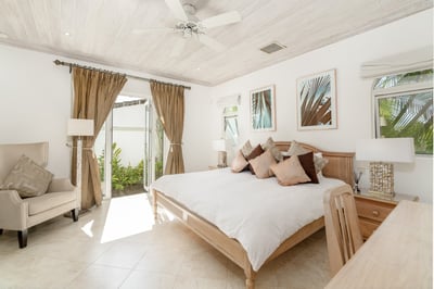 Luxury Villa Photo #31