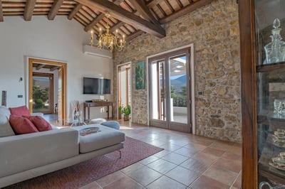 Luxury Villa Photo #25