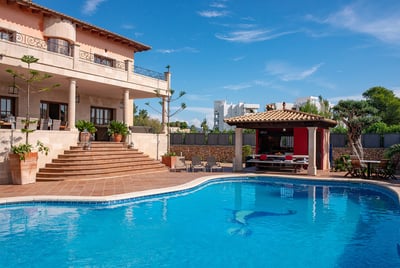 Luxury Villa Photo #4