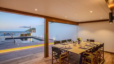Luxury Villa Photo #18