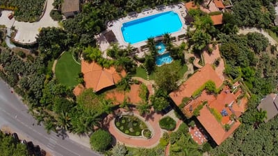 Luxury Villa Photo #9