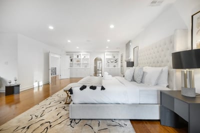 Luxury Villa Photo #17