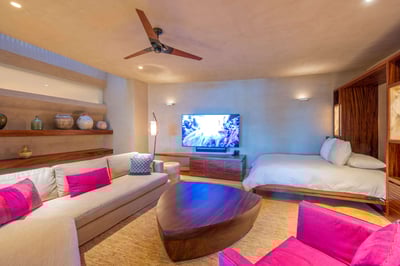 Luxury Villa Photo #24