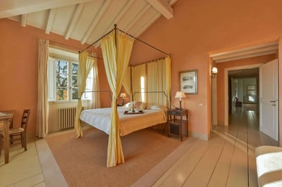 Luxury Villa Photo #27