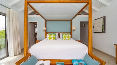 Bedroom 4: King size bed, air conditioning, dressing room, programmable safe. Adjoining bathroom wit