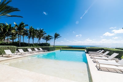Luxury Villa Photo #4