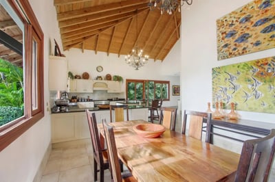 Luxury Villa Photo #25