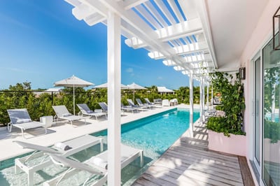 Luxury Villa Photo #4
