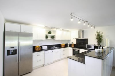 Luxury Villa Photo #6