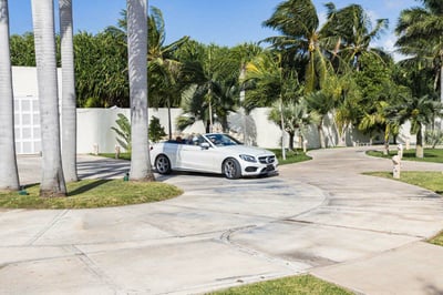 Luxury Villa Photo #4