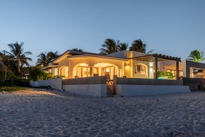 Luxury Villa Photo #38